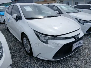 Toyota Corolla LE 2021 White