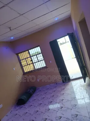 2bdrm Block of Flats in Banana Estate, Igbogbo for rent
