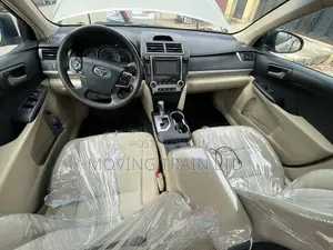 Toyota Camry LE 4dr Sedan (2.5L 4cyl 6A) 2013 Gold