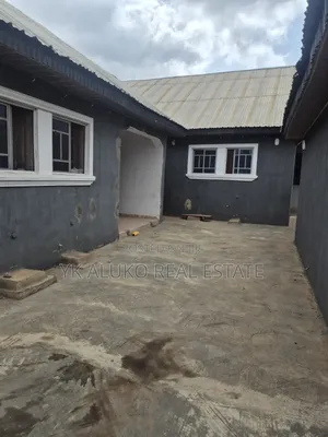 7bdrm Block of Flats in Egbejila Estate, Ilorin West for sale