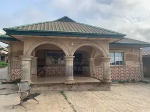 4bdrm Bungalow in Akala Express for sale