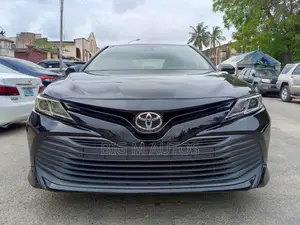 Toyota Camry SE FWD 2020 Gray