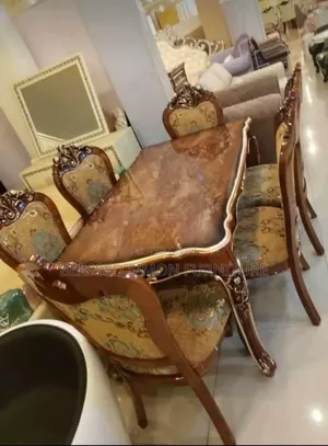 Royal Dining Table