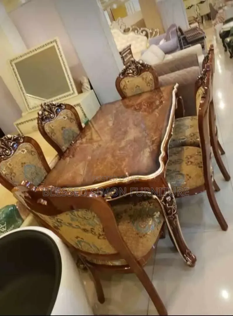Royal Dining Table