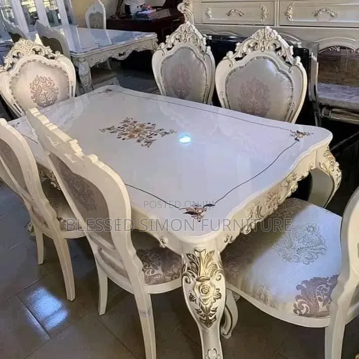 Royal Dining Table