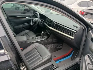 Volkswagen Passat 2.0T SE 2022 Black