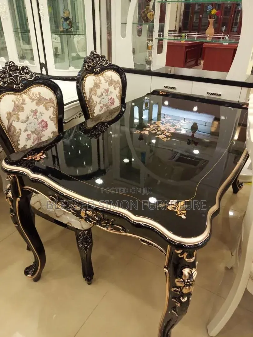 Royal Dining Table