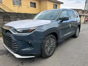 Toyota Highlander Platinum 2025 Blue