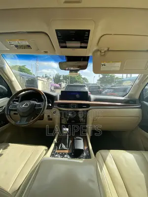 Lexus LX 2017 Gold