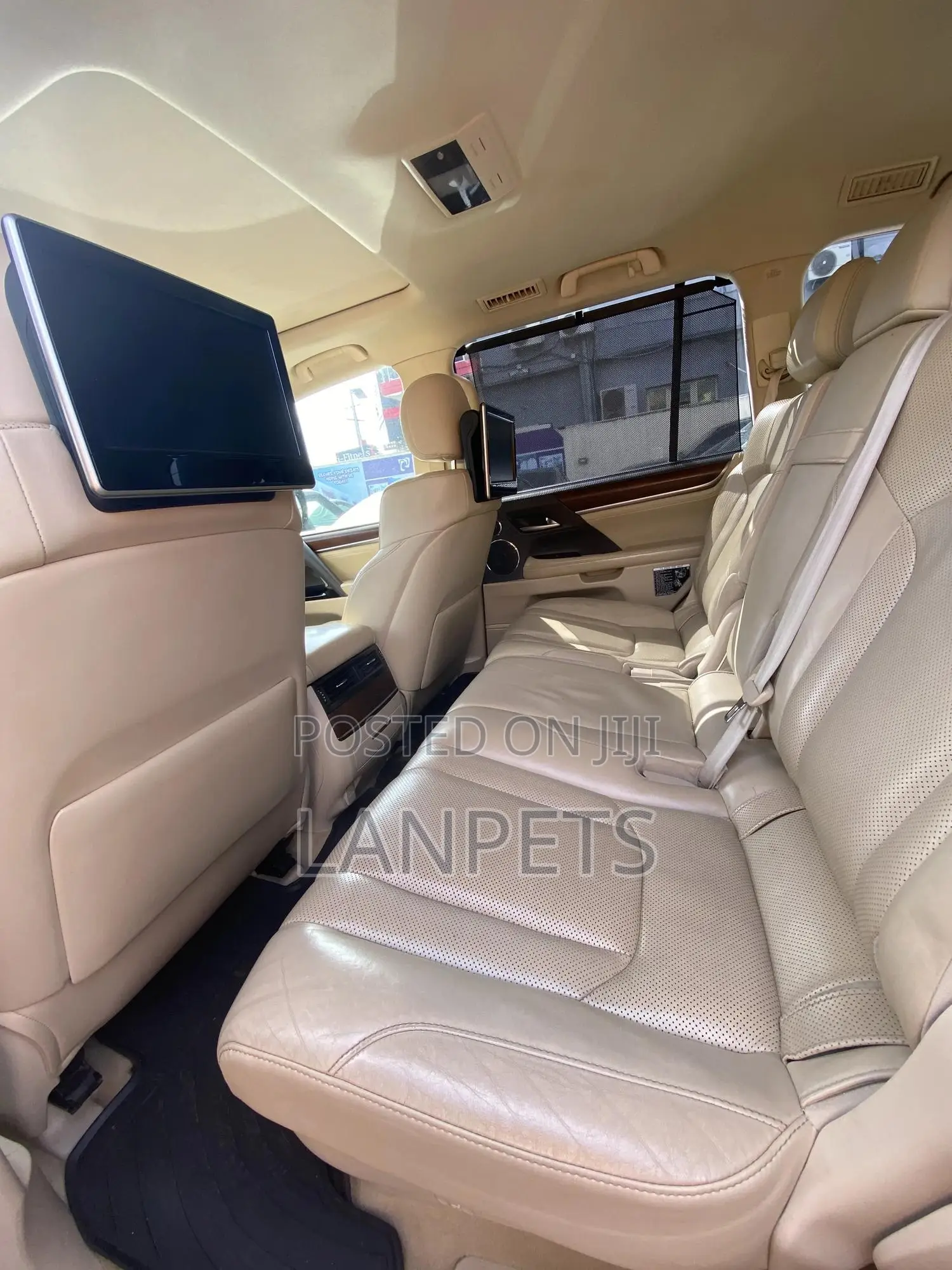 Lexus LX 2017 Gold