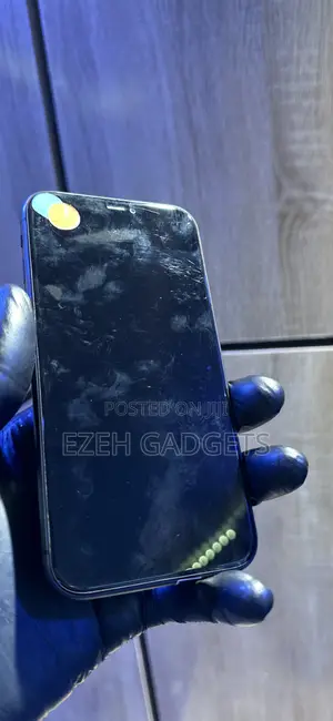 New Apple iPhone 11 64 GB Black