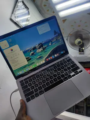 Laptop Apple MacBook Pro 2020 16GB Intel Core i7 SSD 512GB