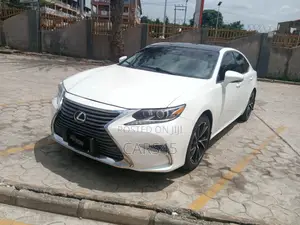 Lexus ES 2013 White