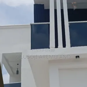4bdrm House in Banana Island for sale