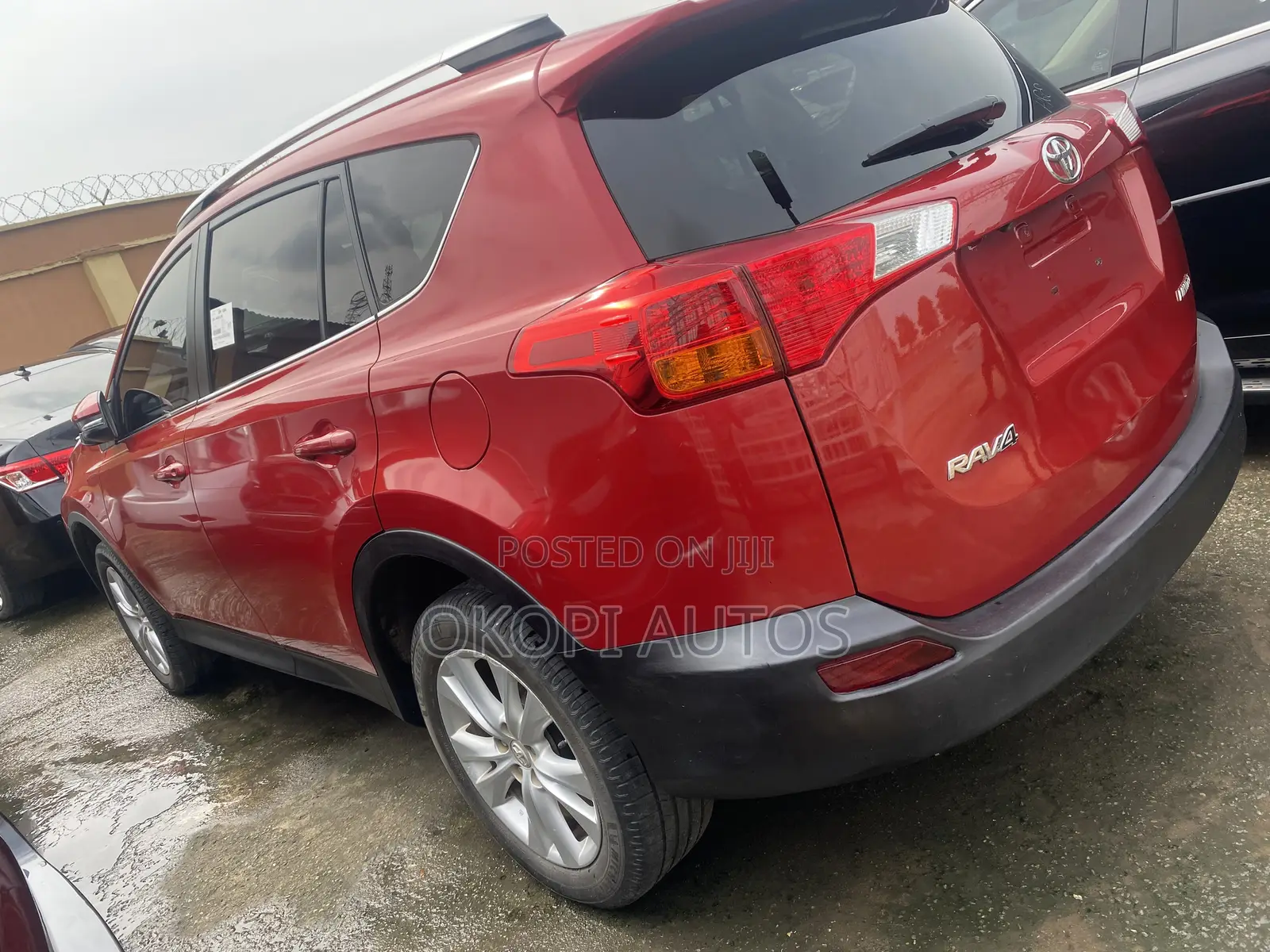 Toyota RAV4 2014 Red