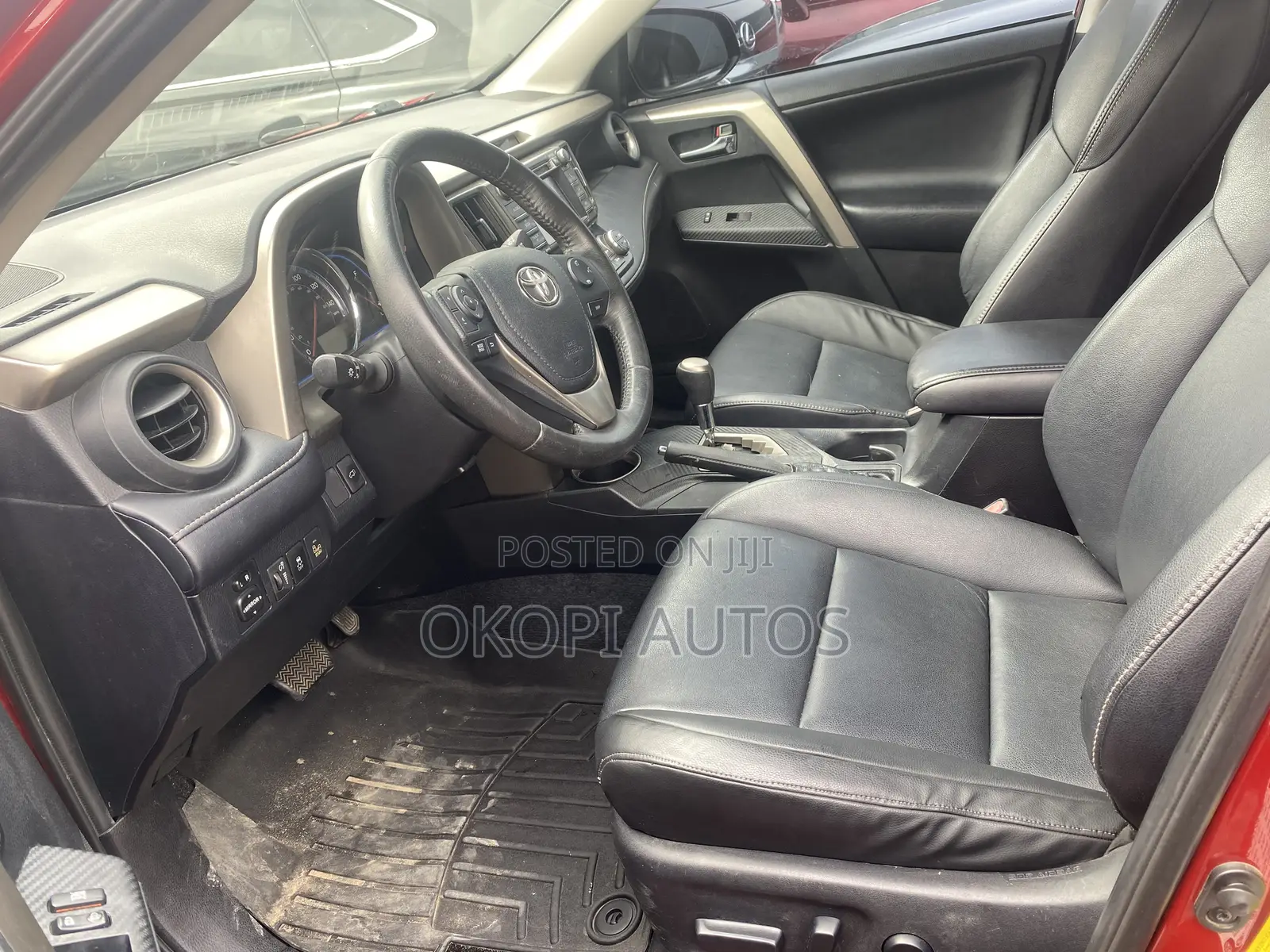 Toyota RAV4 2014 Red