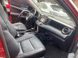 Toyota RAV4 2014 Red