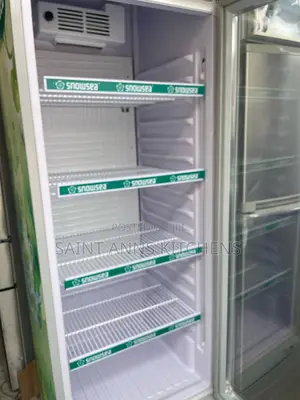 Single-Door Commercial Display Chiller, With a 400 Liters.