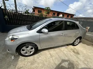 Toyota Yaris 2012 Silver