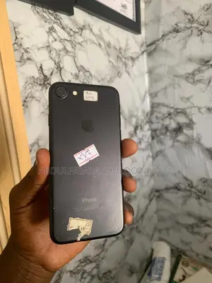 New Apple iPhone 7 32 GB Black