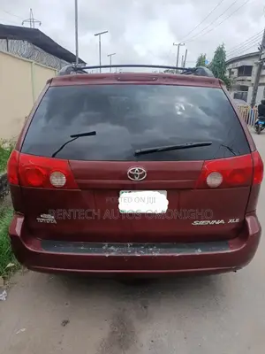 Toyota Sienna XLE 7 Passenger 2010 Red
