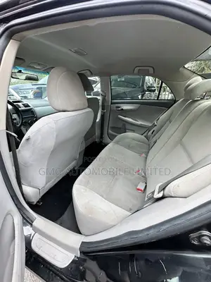 Toyota Corolla LE 4dr Sedan (1.8L 4cyl 4A) 2012 Black