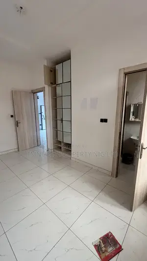 4bdrm Duplex in Ikota Estate for rent