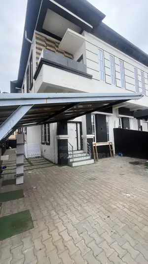 4bdrm Duplex in Ikota Estate for rent