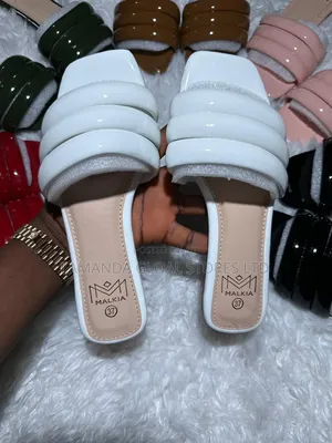 Stylish Women's Padded Triple Strap Flat Slides