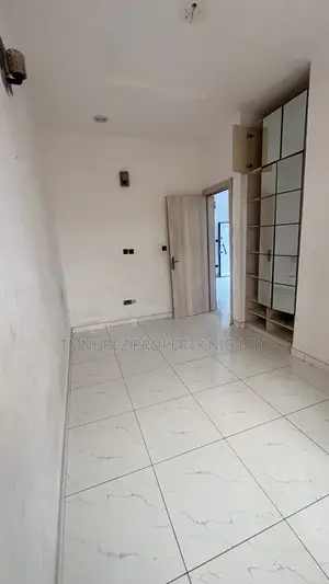 4bdrm Duplex in Ikota Estate for rent