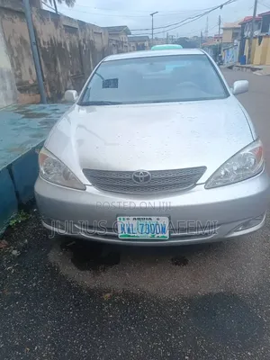 Toyota Camry 2004 Silver
