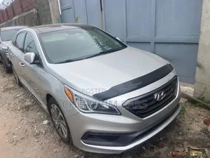 Hyundai Sonata Sport 2.0T Sedan FWD (2.0L 4cyl 6A) 2016 Silver