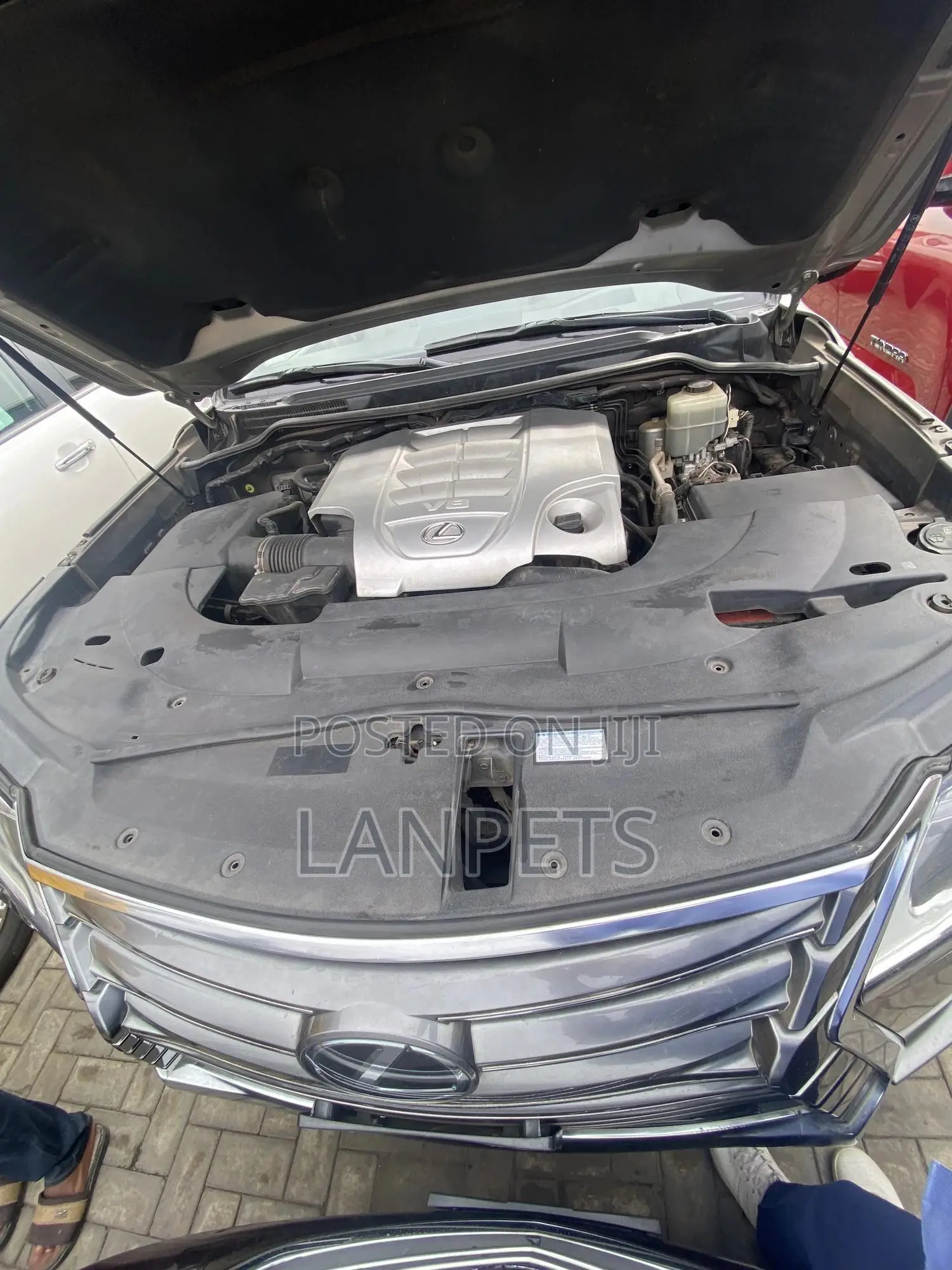 Lexus LX 2017 Gold