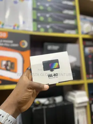 Wl-R2 RGB Selfie Light