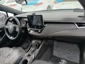 Toyota Corolla LE 2022 White