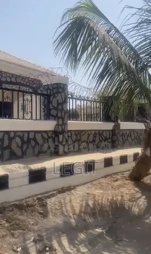 3bdrm Bungalow in Lugbe District for sale