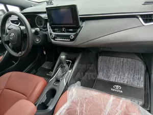 Toyota Corolla LE 2022 White