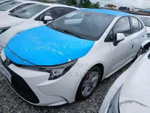 Toyota Corolla LE 2022 White