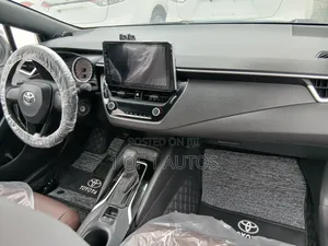 Toyota Corolla LE 2022 White