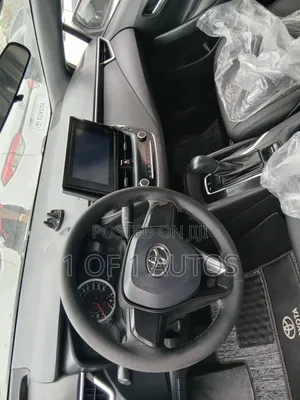 Toyota Corolla LE 2022 White