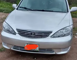 Toyota Camry LE 4dr Sedan (2.4L 4cyl 5A) 2005 Silver