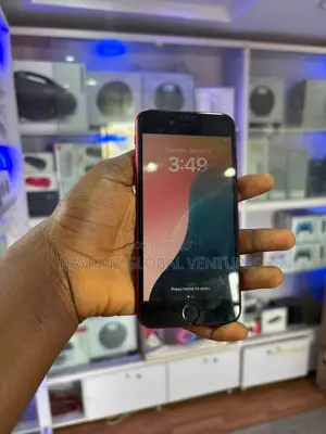 Apple iPhone SE (2022) 64 GB Red