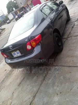 Toyota Corolla Base 4dr Sedan (1.8L 4cyl 5M) 2009 Gray