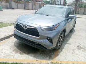 Toyota Highlander 2024 Gray