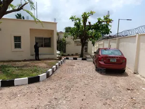 5bedms Bungalow for Lease
