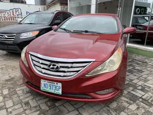 Hyundai Sonata GLS Sedan FWD (2.4L 4cyl 5A) 2010 Red