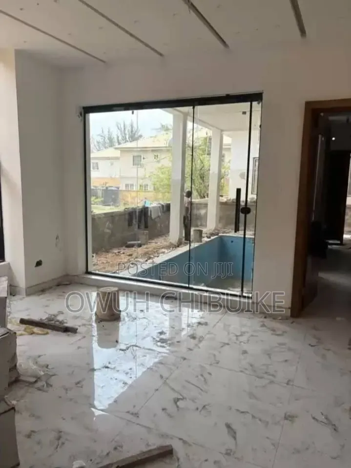 Frameless Tempered Glass