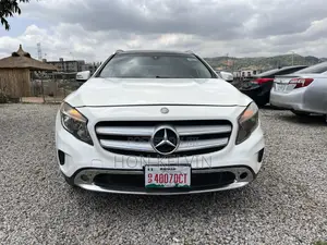Mercedes-Benz GLA 250 2015