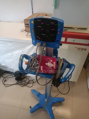 Ge Dinamap V100 Vital Signs Monitor