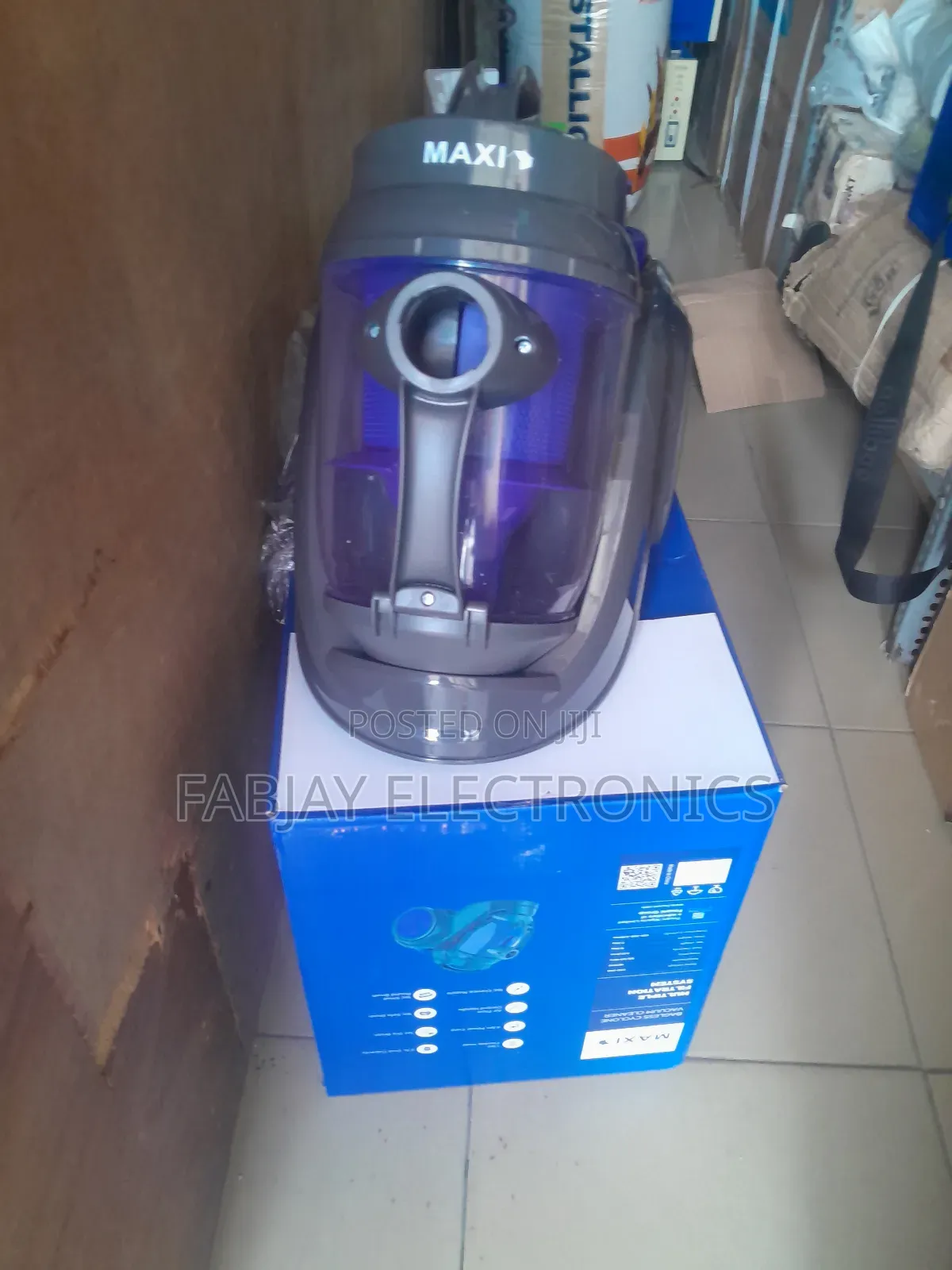 Maxi Vacuum Cleaner